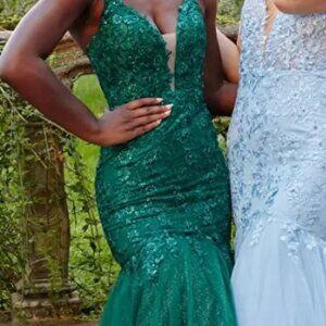 JVN Jovani, Emerald Green Prom Dress, Size 2, NWT